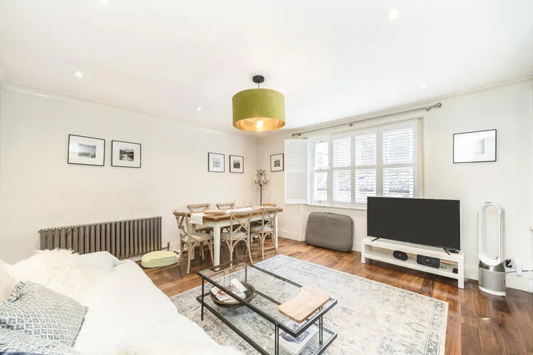 2 bedroom Apartment in London