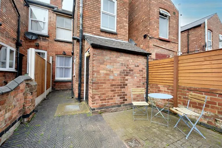 2 bedroom End of terrace house in Nottingham