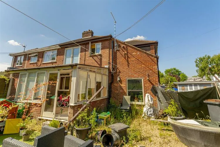 3 bedroom Semi-detached house in Nottingham