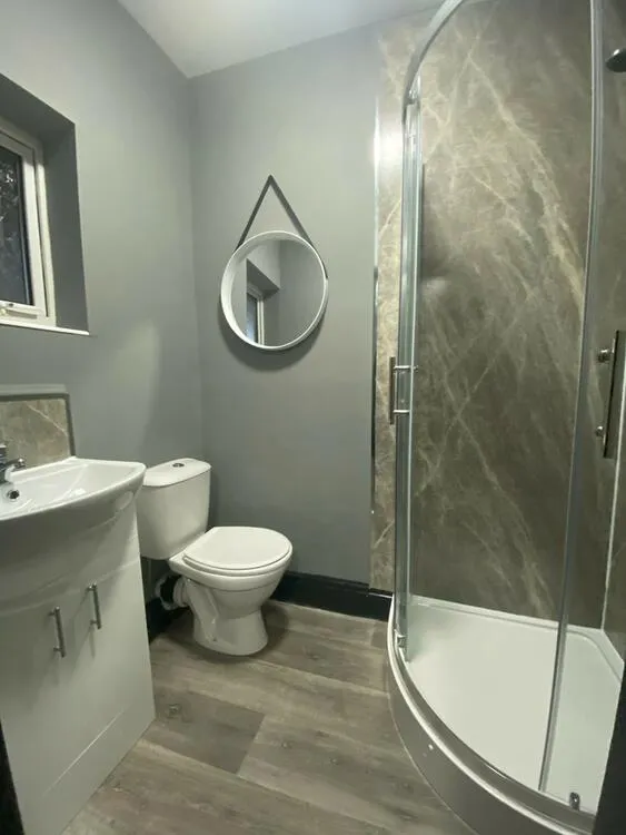 5 bedroom Terraced House in Burton-On-Trent