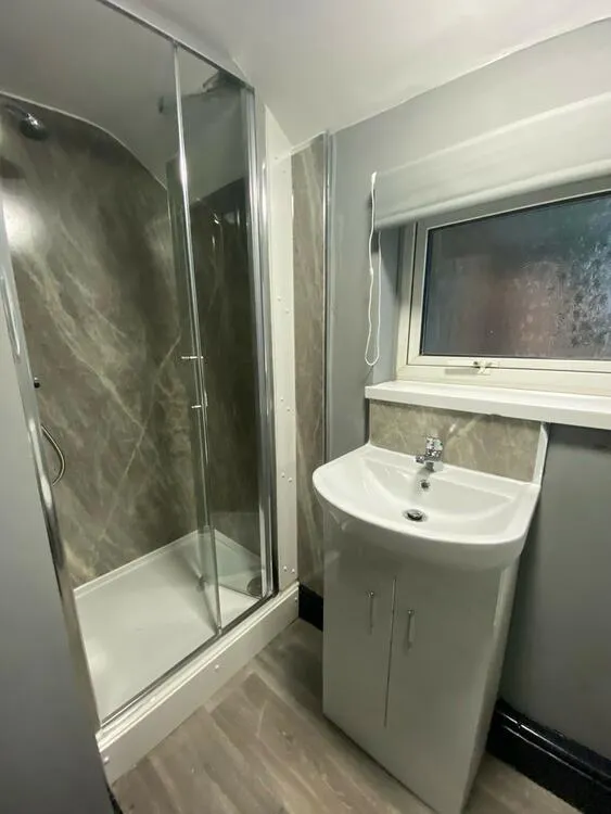 5 bedroom Terraced House in Burton-On-Trent