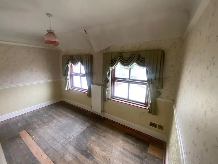 4 bedroom Detached house in Alfreton