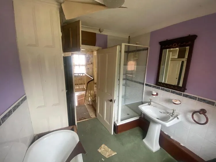4 bedroom Detached house in Alfreton