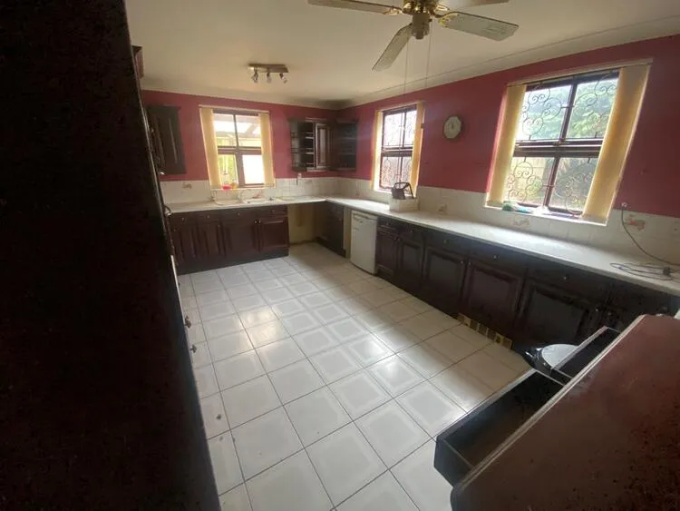 4 bedroom Detached house in Alfreton