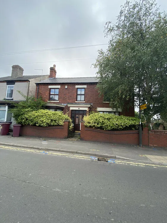 4 bedroom Detached house in Alfreton