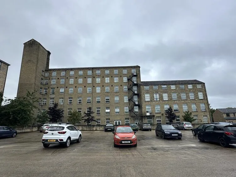 Apartment in Elland