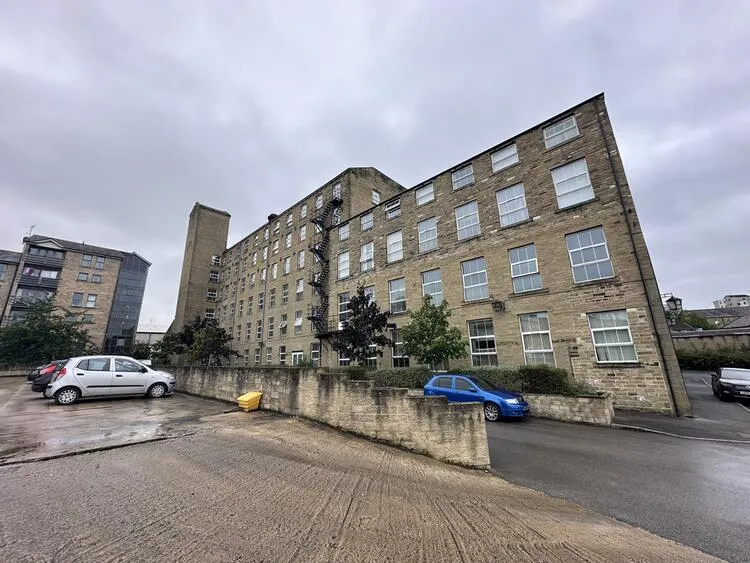 Apartment in Elland