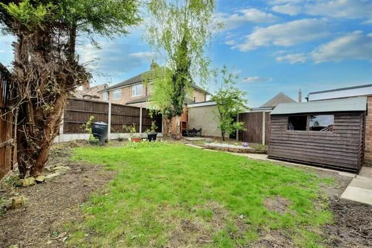 3 bedroom Semi-detached house in Nottingham