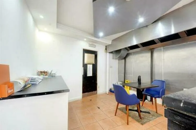 4 bedroom Mixed Use in Nottingham