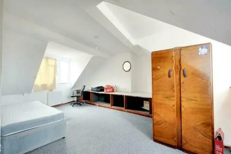 4 bedroom Mixed Use in Nottingham