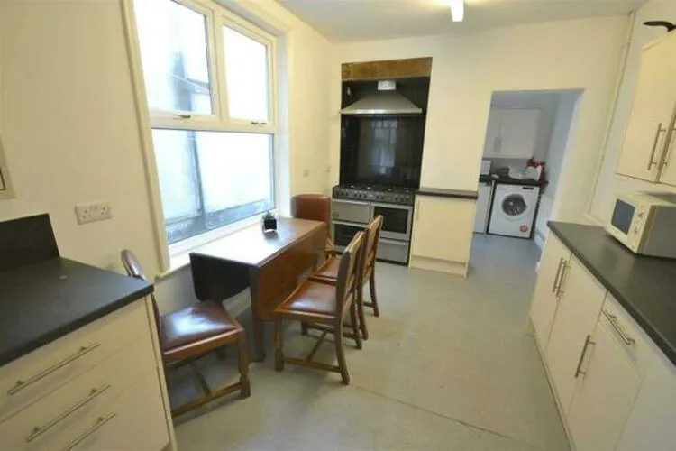 5 bedroom House of Multiple Occupation in Leicester