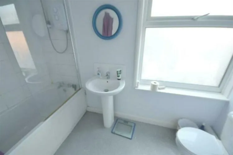 5 bedroom House of Multiple Occupation in Leicester