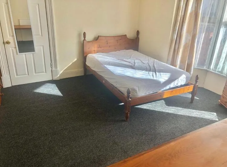 5 bedroom House of Multiple Occupation in Leicester