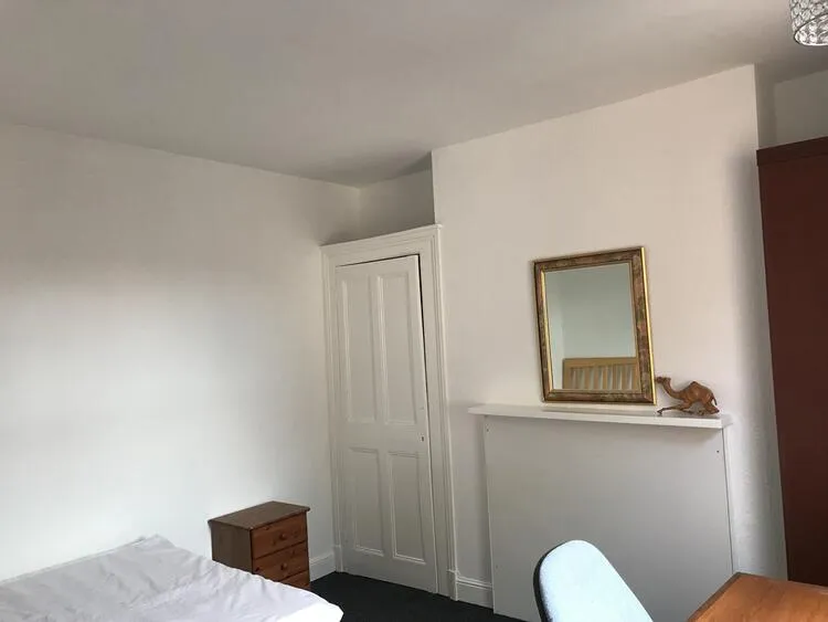5 bedroom House of Multiple Occupation in Leicester