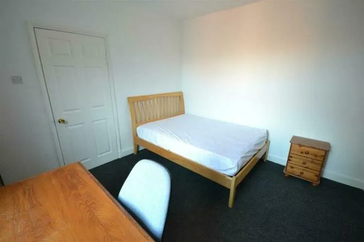 5 bedroom House of Multiple Occupation in Leicester