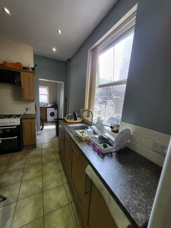5 bedroom House of Multiple Occupation in Liverpool