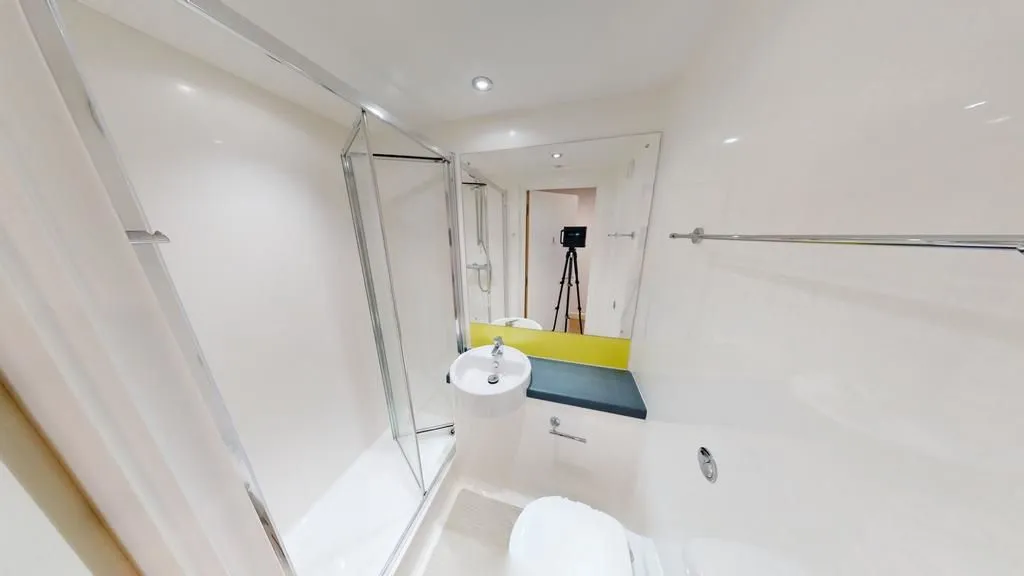 Room 134, Flat B15 Phoenix Place, Liverpool, Merseyside, L5 3AA