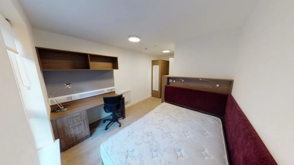 Room 134, Flat B15 Phoenix Place, Liverpool, Merseyside, L5 3AA