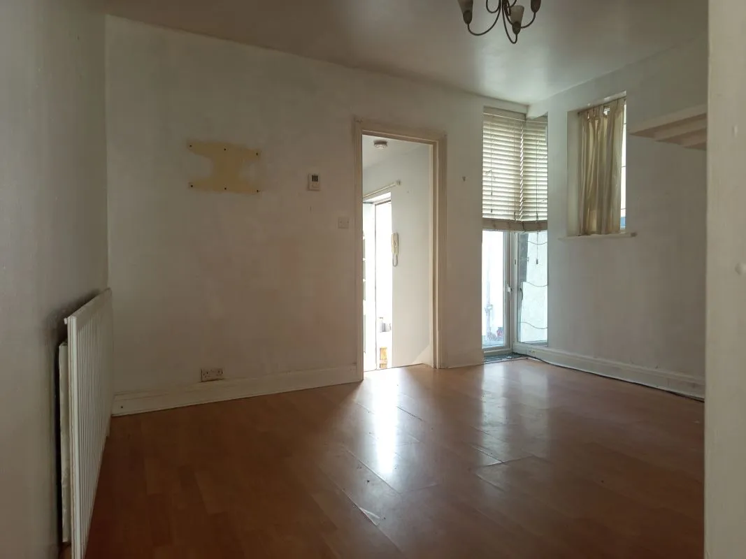 43 Crescent Road, Barnet, Hertfordshire, EN4 9RD