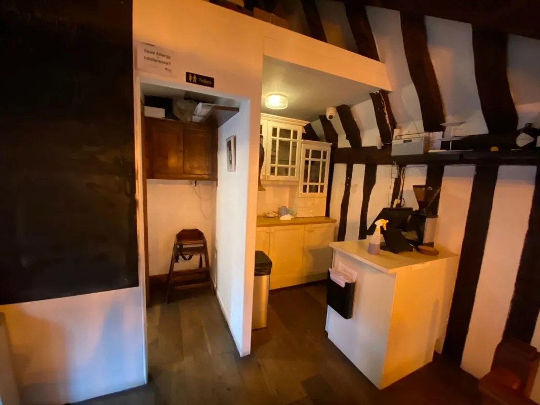 4 Queens Head Court, Newark, Nottinghamshire, NG24 1EL