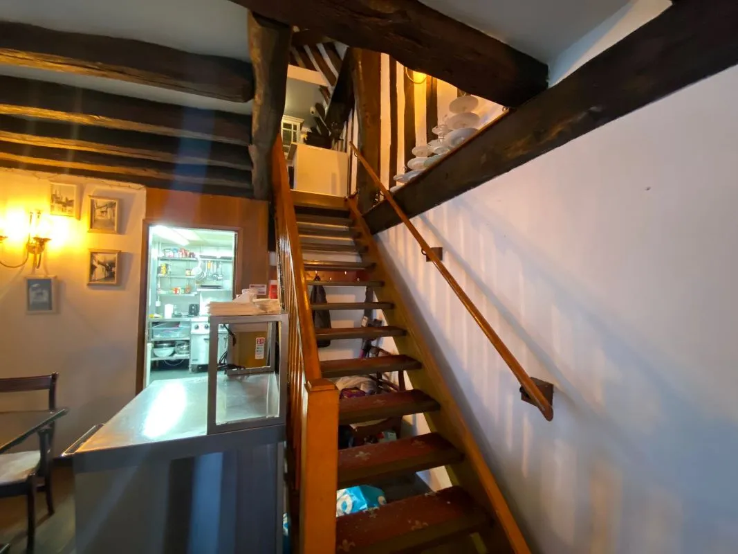 4 Queens Head Court, Newark, Nottinghamshire, NG24 1EL