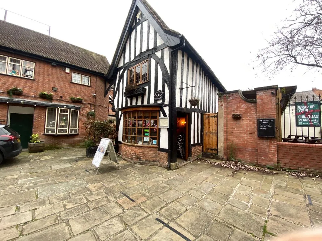 4 Queens Head Court, Newark, Nottinghamshire, NG24 1EL