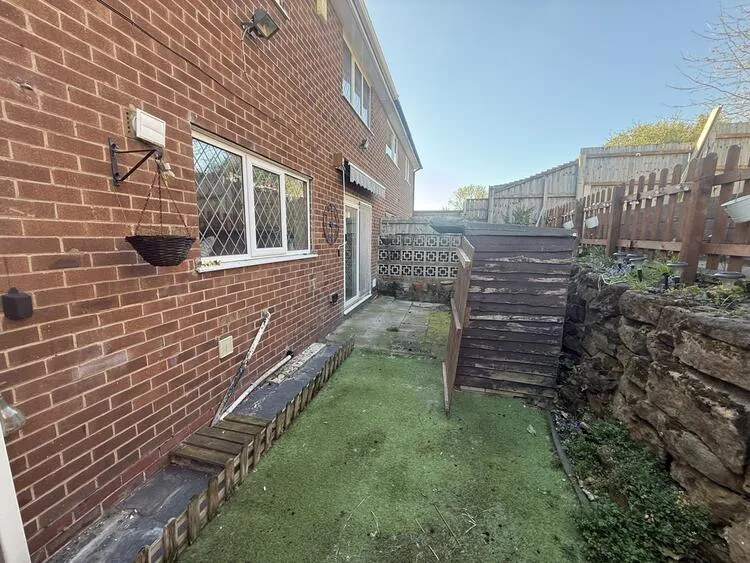3 bedroom Semi-detached house in Nottingham
