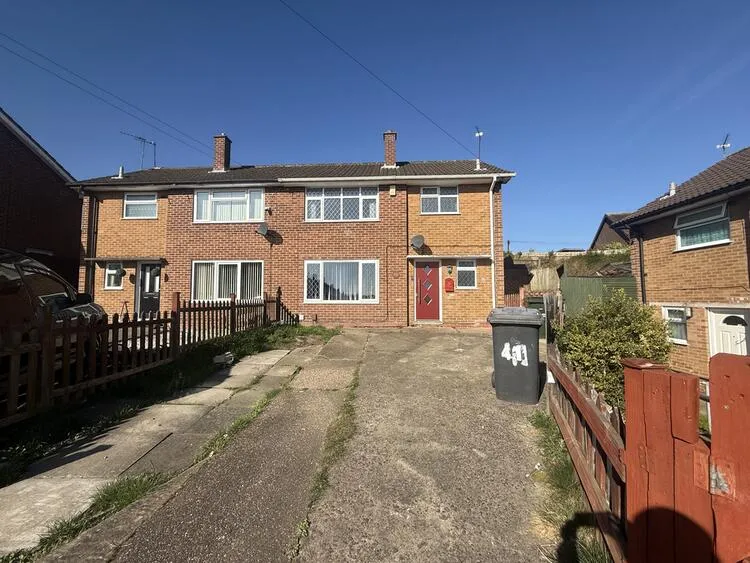 3 bedroom Semi-detached house in Nottingham