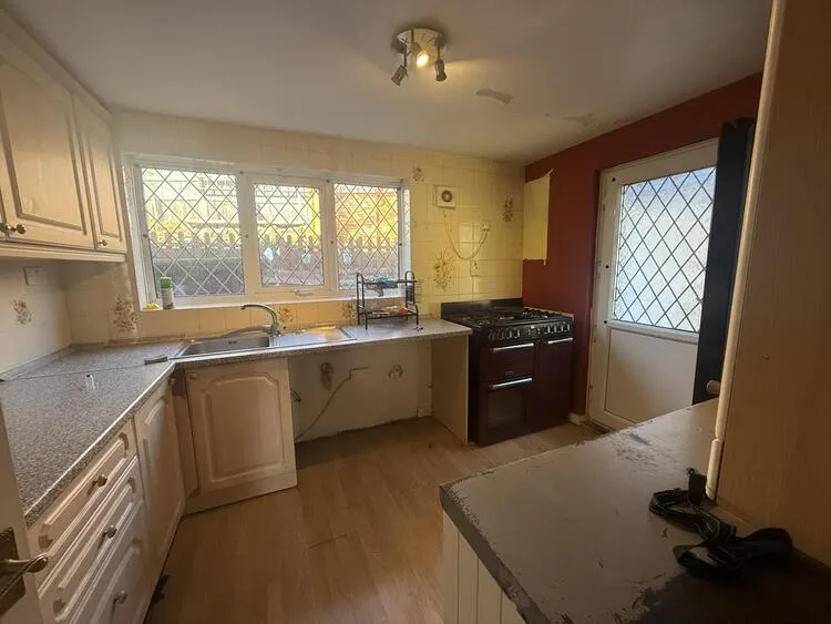 3 bedroom Semi-detached house in Nottingham