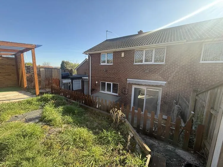 3 bedroom Semi-detached house in Nottingham