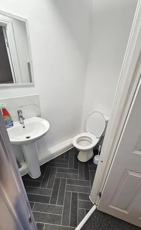 8 bedroom End of terrace house in Derby