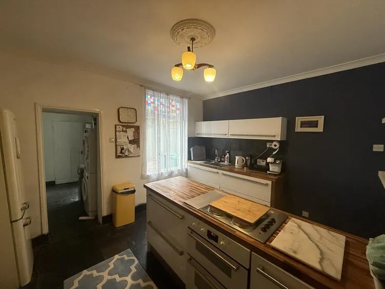 3 bedroom Semi-detached house in Nottingham
