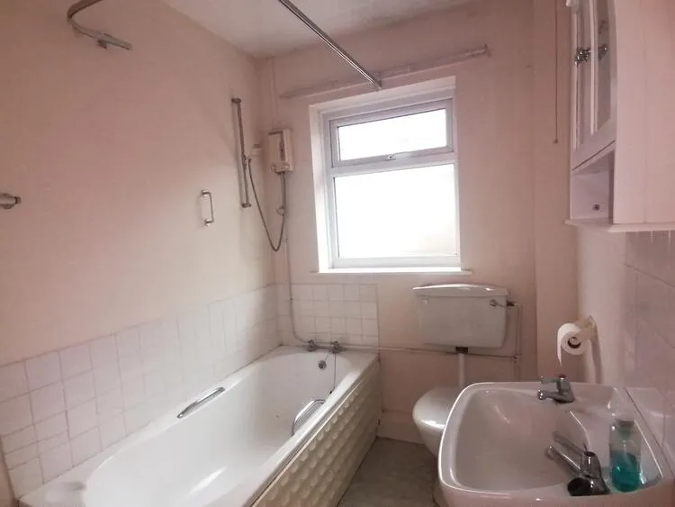 3 bedroom Detached bungalow in Cardigan