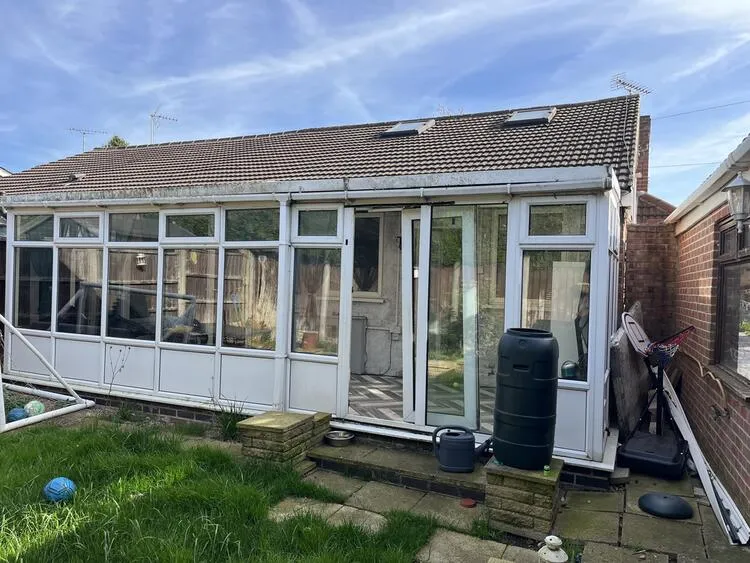 2 bedroom Semi-detached bungalow in Derby