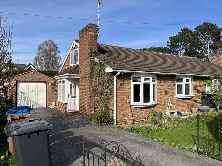 2 bedroom Semi-detached bungalow in Derby