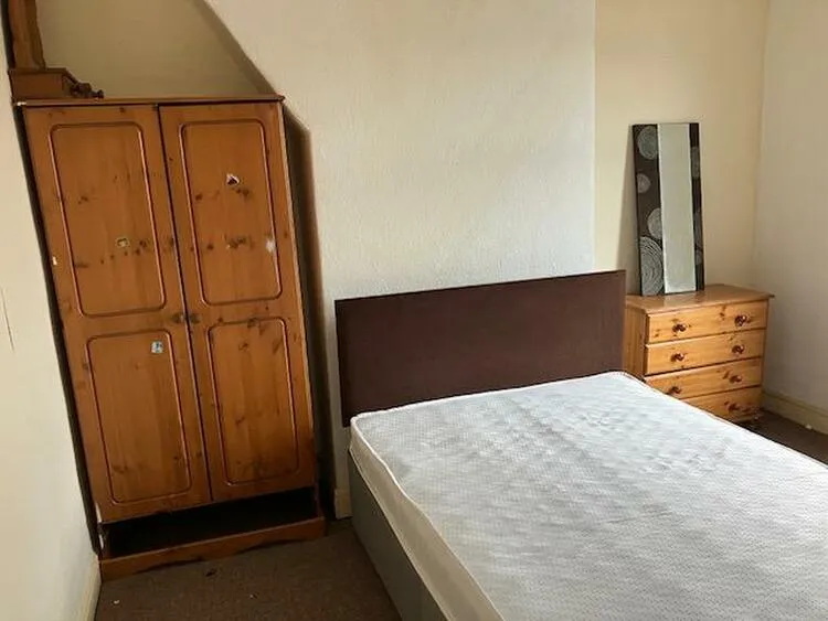 2 bedroom Terraced House in Stoke-On-Trent