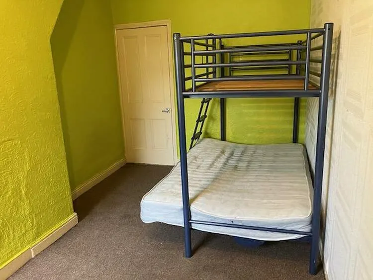 2 bedroom Terraced House in Stoke-On-Trent