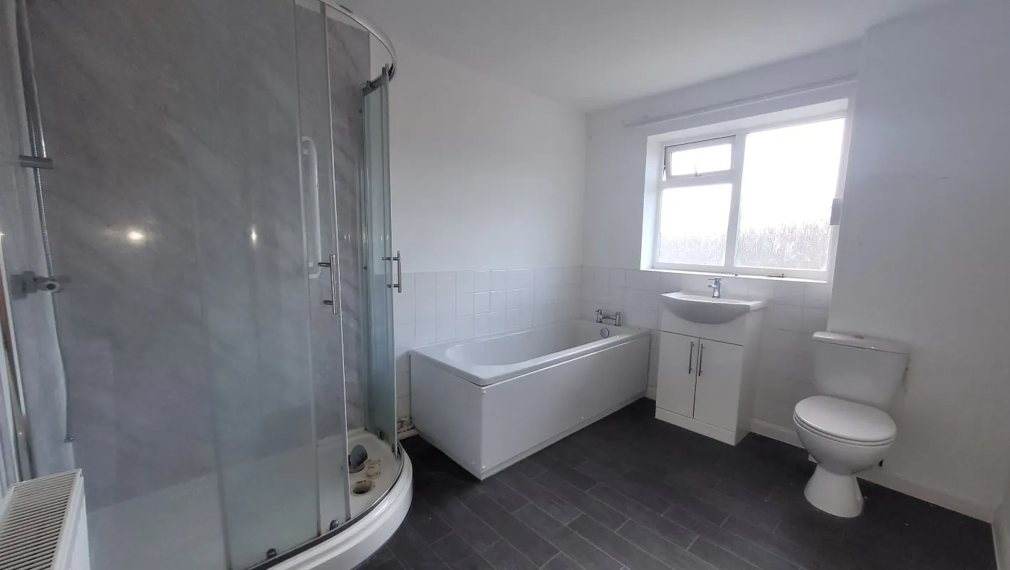 Ffrith Farmhouse Brynford, Holywell, Clwyd, CH8 8LP