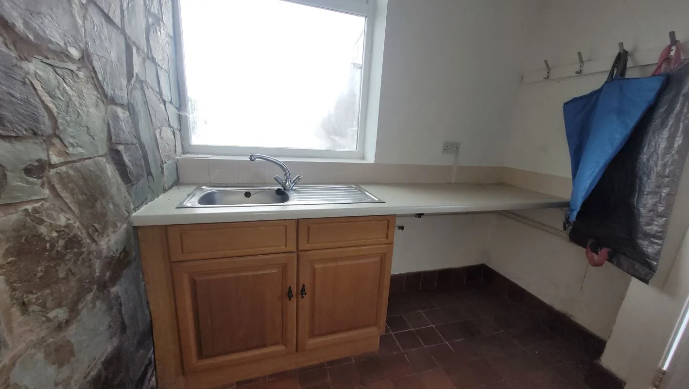 Ffrith Farmhouse Brynford, Holywell, Clwyd, CH8 8LP