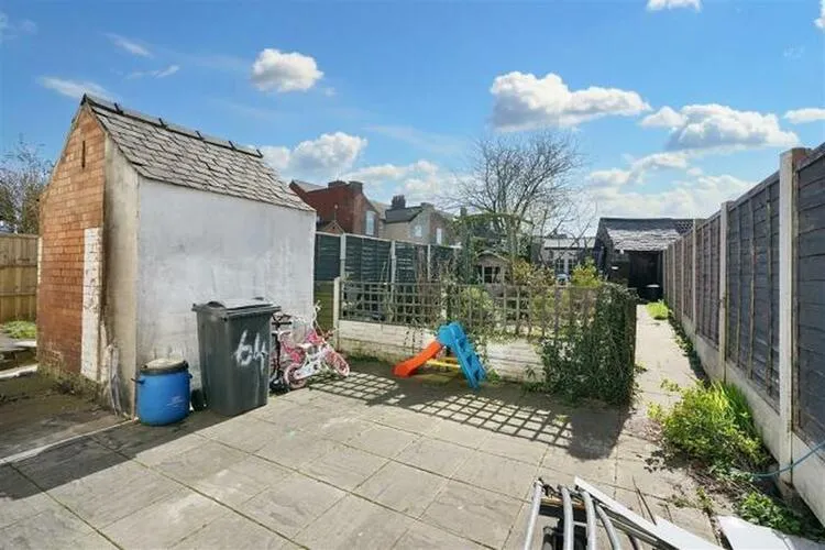 2 bedroom Terraced House in Coalville
