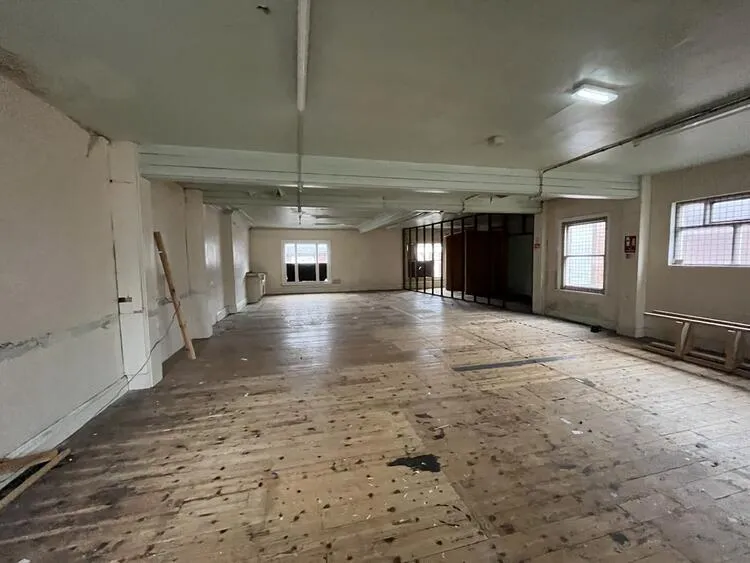 Retail Property (High Street) in Swadlincote