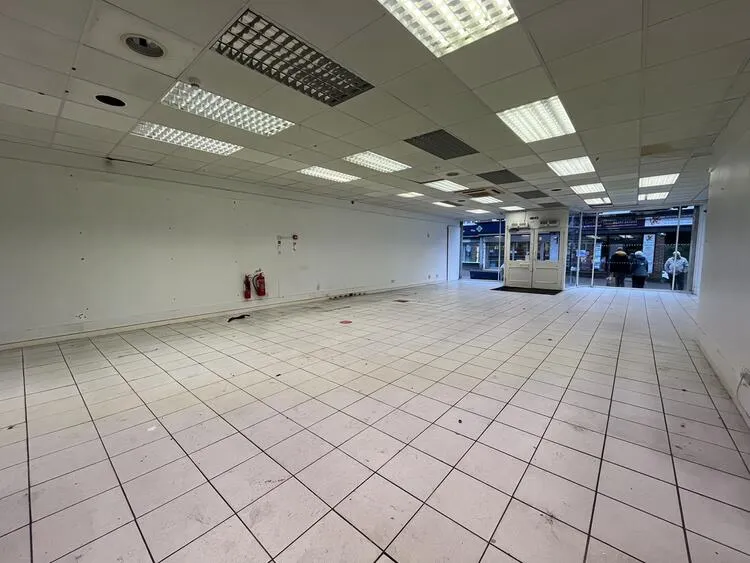 Retail Property (High Street) in Swadlincote