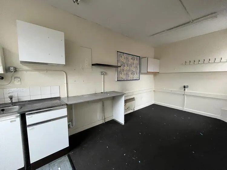 Retail Property (High Street) in Swadlincote