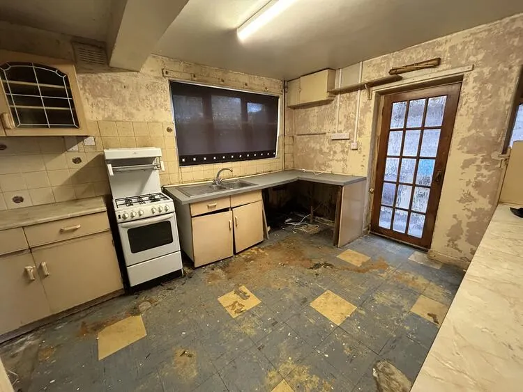 3 bedroom Semi-detached house in Stoke-On-Trent