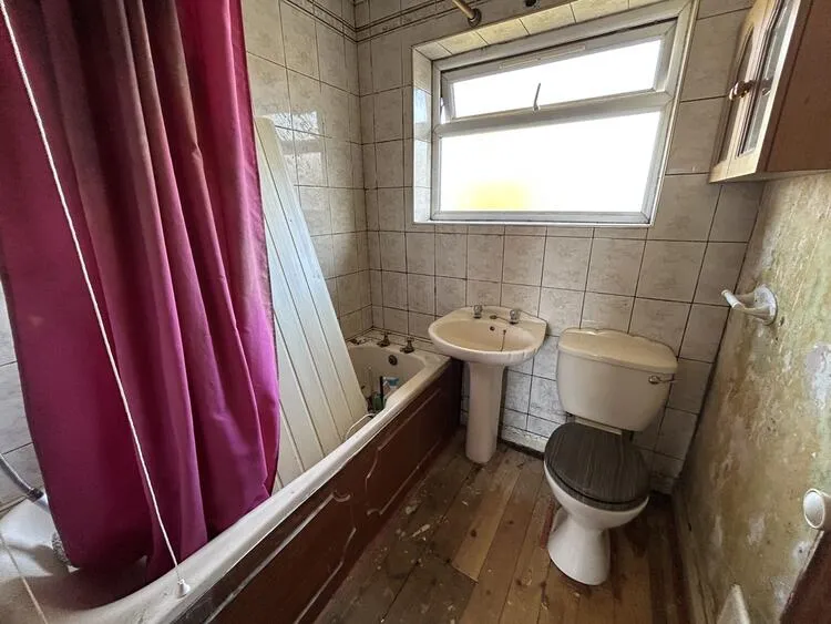 3 bedroom Semi-detached house in Stoke-On-Trent