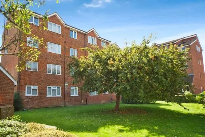 65 Chaffinch Close, Edmonton, N9 8UG