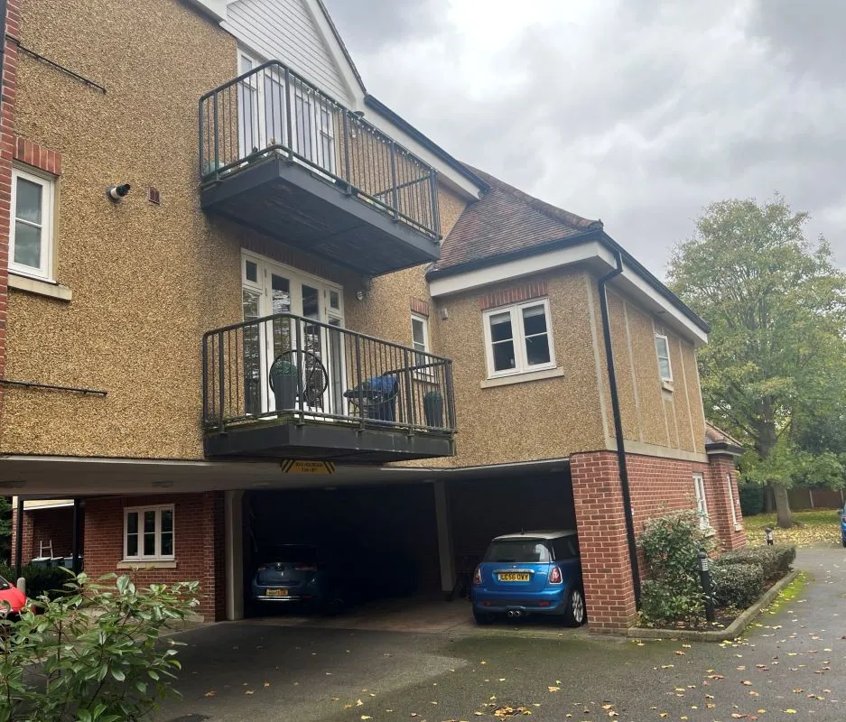 Apartment 12 Queenswood Lodge, 61a Main Road, Romford, Essex, RM2 5EH