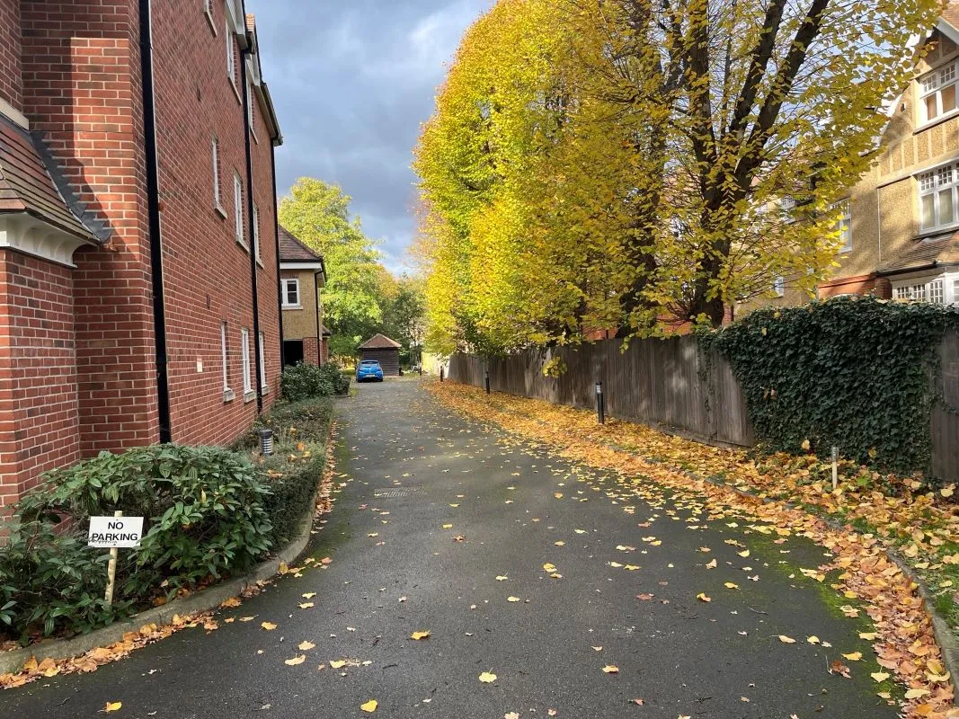 Apartment 12 Queenswood Lodge, 61a Main Road, Romford, Essex, RM2 5EH