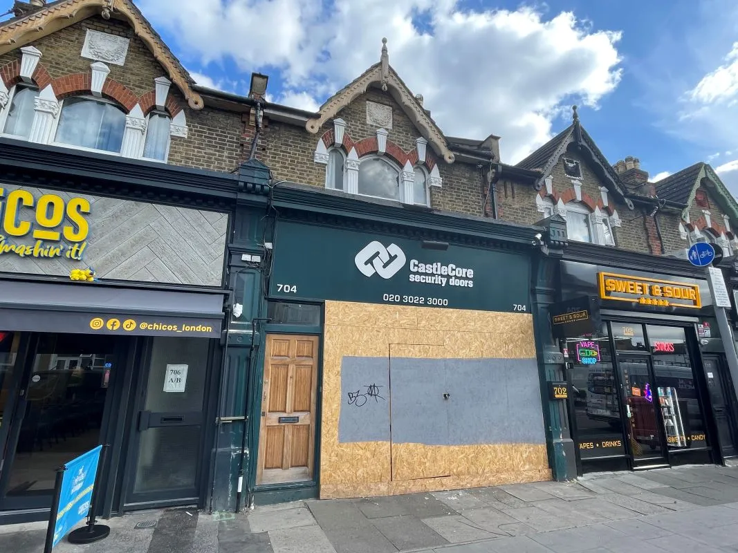 704 Lea Bridge Road & 11 Knotts Green Mews, Leyton, London, E10 6AW