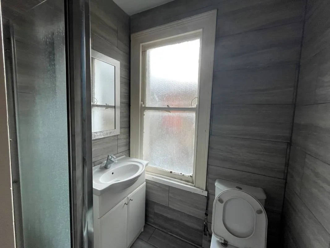 704 Lea Bridge Road & 11 Knotts Green Mews, Leyton, London, E10 6AW